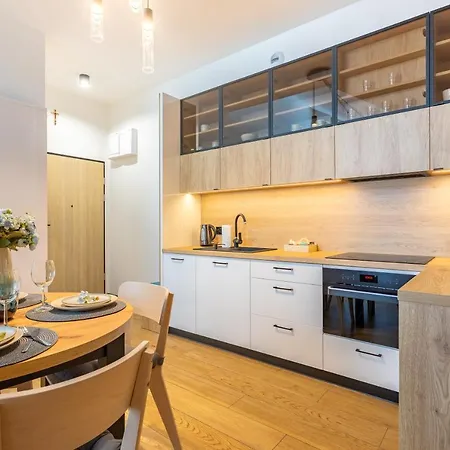 Hofmana F10 Invest * Шклярска-Поремба